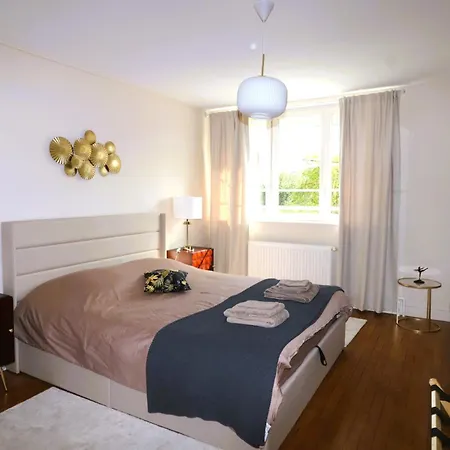 à La Campagne 4 étoiles - 200m2 Hébergement de vacances *