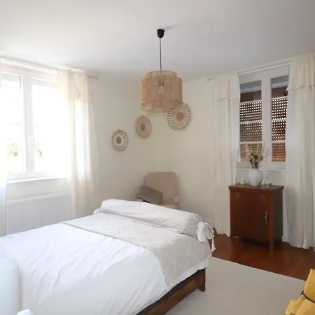 Hébergement de vacances à La Campagne 4 étoiles - 200m2 *